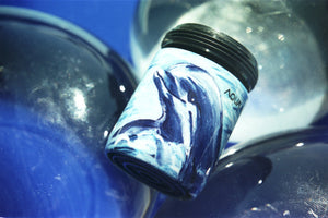 Wasserhahn mit Perlstrahlregler und AquaClic-Technologie in Ballet des dauphins-Design für eine effiziente Nutzung von Wasser und Energie