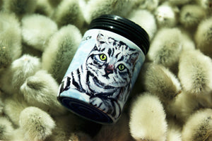 AquaClic-Strahlformer am Hahn mit Miou-Design vermindert den Wasserverbrauch und spart Geld