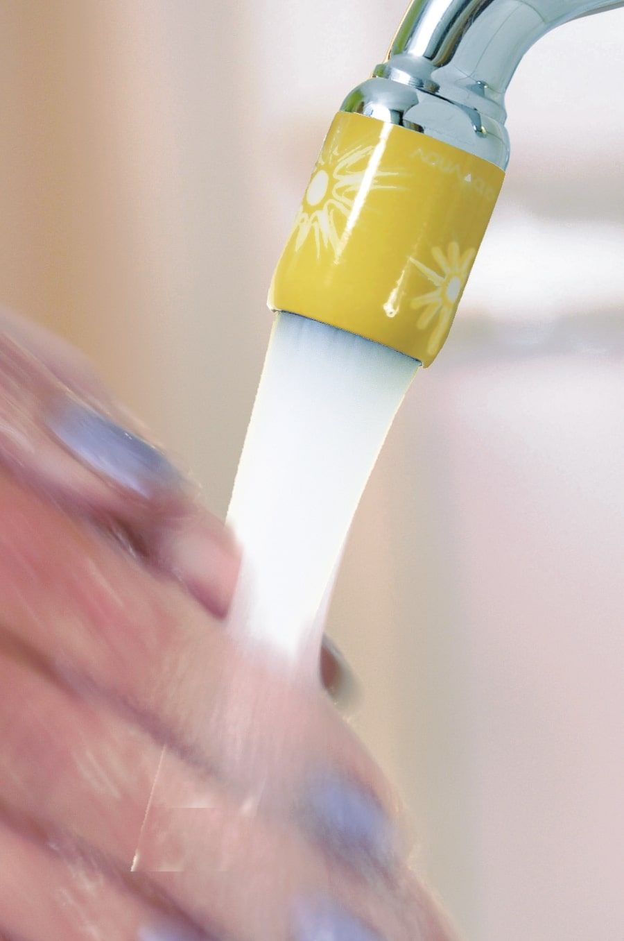 Wasserhahn mit Strahlformer und AquaClic-Technologie in Sole-Design für eine nachhaltige und energieeffiziente Nutzung