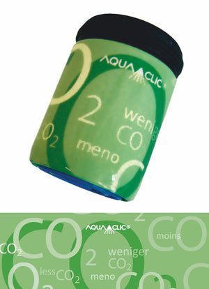 Wasserhahn mit Less CO2-Design und AquaClic-Perlstrahlregler: vermindert den Wasserverbrauch und verschönert den Hahn