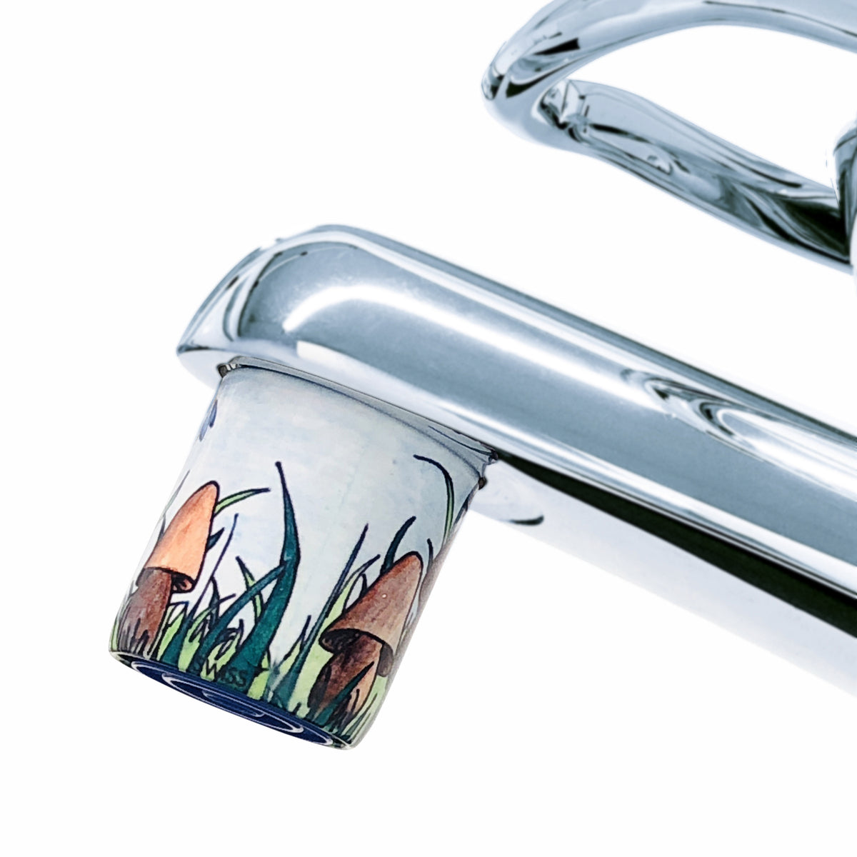 AquaClic Strahlregler Giardino mit handgezeichnetem Gartenmotiv mit kleinem Tier und Pflanzen am Badezimmer-Wasserhahn