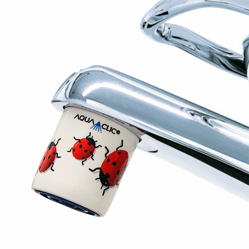 Wasserhahn mit Portafortuna-Design und AquaClic-Perlstrahlregler: Wasser sparen mit Stil