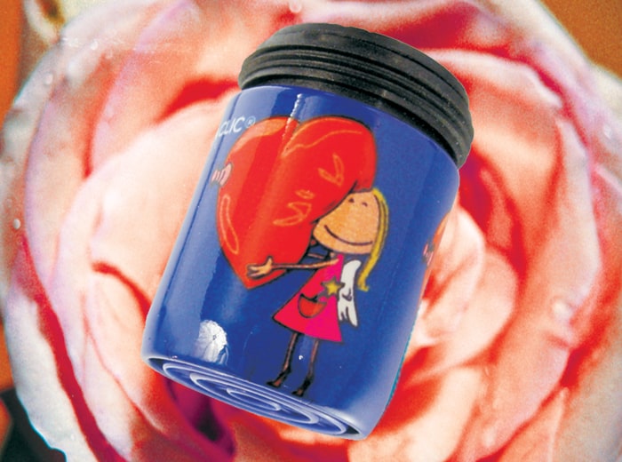 AquaClic-Durchflussmengenregler am Power Angels-Design-Wasserhahn: reduziert den Wasserverbrauch und spart Geld und Energie