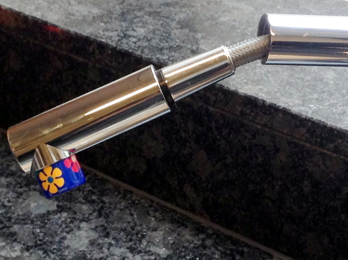 AquaClic-Perlstrahlregler am Wasserhahn mit Flower Power-Design-Wasserhahn: senkt den Wasserverbrauch und spart Kosten und Energie