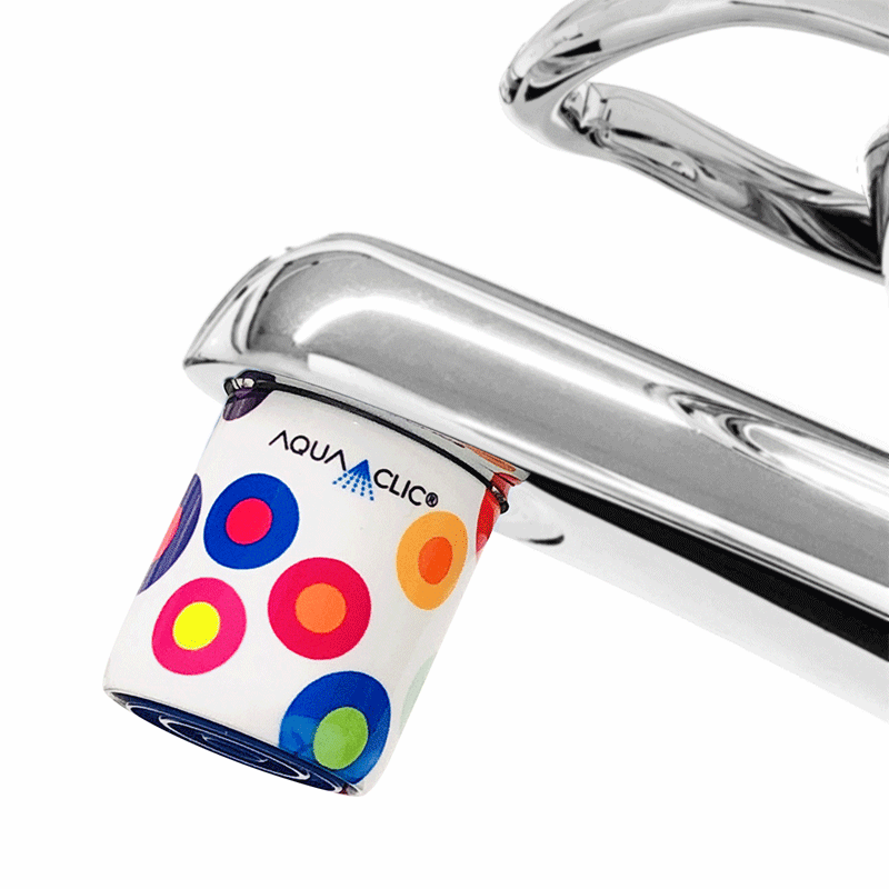 AquaClic-Strahlregler am Hahn mit Pop-Design AquaClic-Strahlregler: senkt den Wasserverbrauch und die CO2-Emissionen