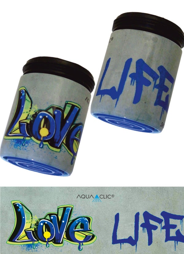 Strahlregler für den Hahn mit AquaClic-Technologie und Graffitty Love / Live-Design reduziert den Wasserverbrauch und die Kosten.