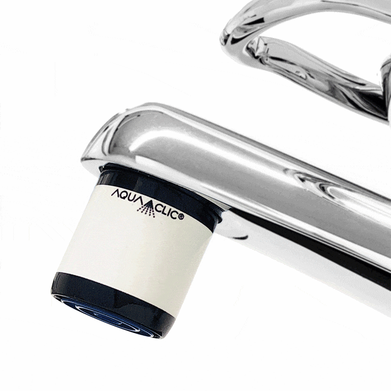 AquaClic-Strahlregler am Hahn mit Coco-Design senkt den Wasserverbrauch und spart Kosten