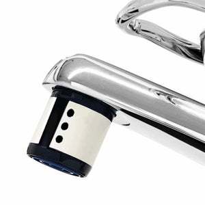 AquaClic-Strahlregler am Hahn mit Coco-Design senkt den Wasserverbrauch und spart Kosten