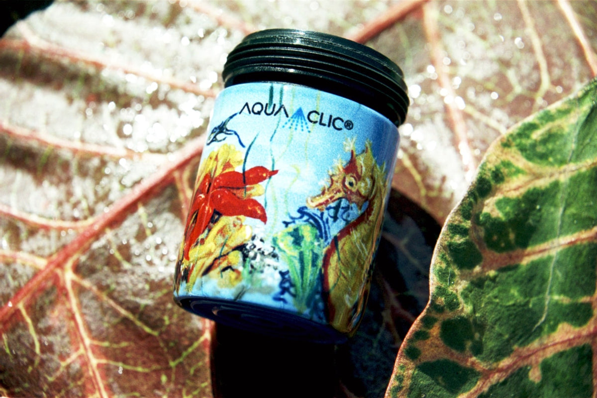 AquaClic-Strahlregler am Hahn mit Water Lily-Design senkt den Wasserverbrauch und Energiekosten