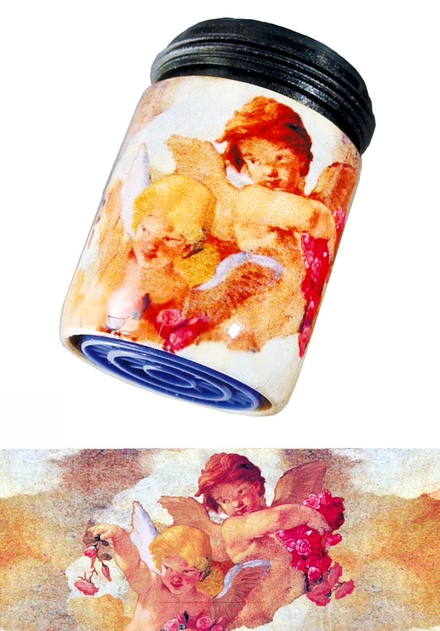 Wasserhahn mit Angels + roses-Design und AquaClic-Perlstrahlregler: Wasser sparen mit Stil