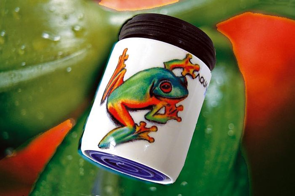 Red eyed frog-Design und AquaClic-Wassersparer: senkt den Wasserverbrauch und spart Kosten und Energie