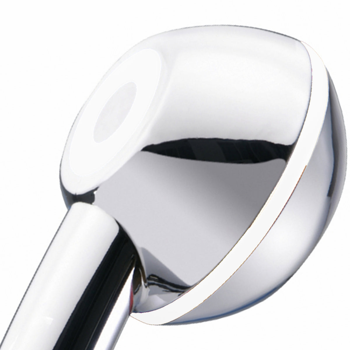 Pommeau de douche avec jet optimisé à pression renforcée Swissclima en revêtement EcoChrome respectueux de l'environnement avec éléments décoratifs blancs.