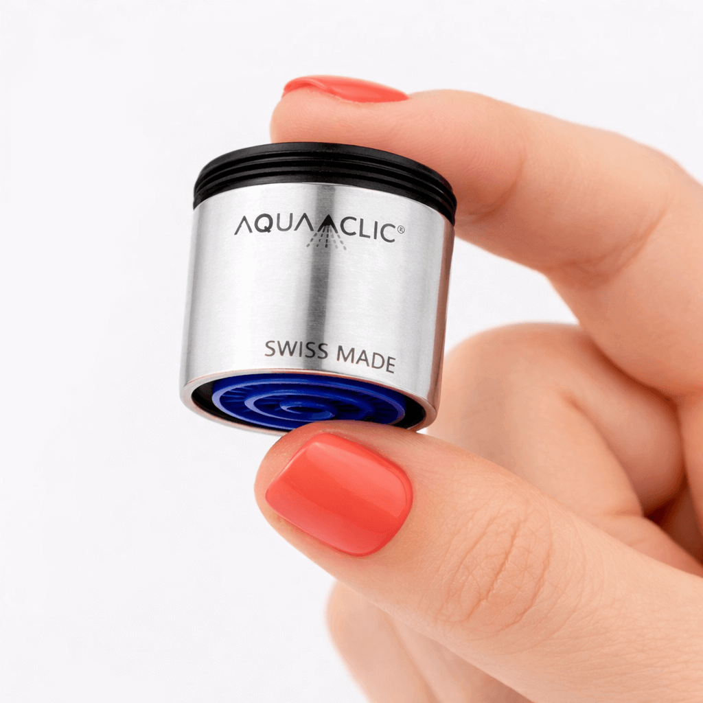 AquaClic Inox Petit: kompakter Strahlregler in Edelstahl