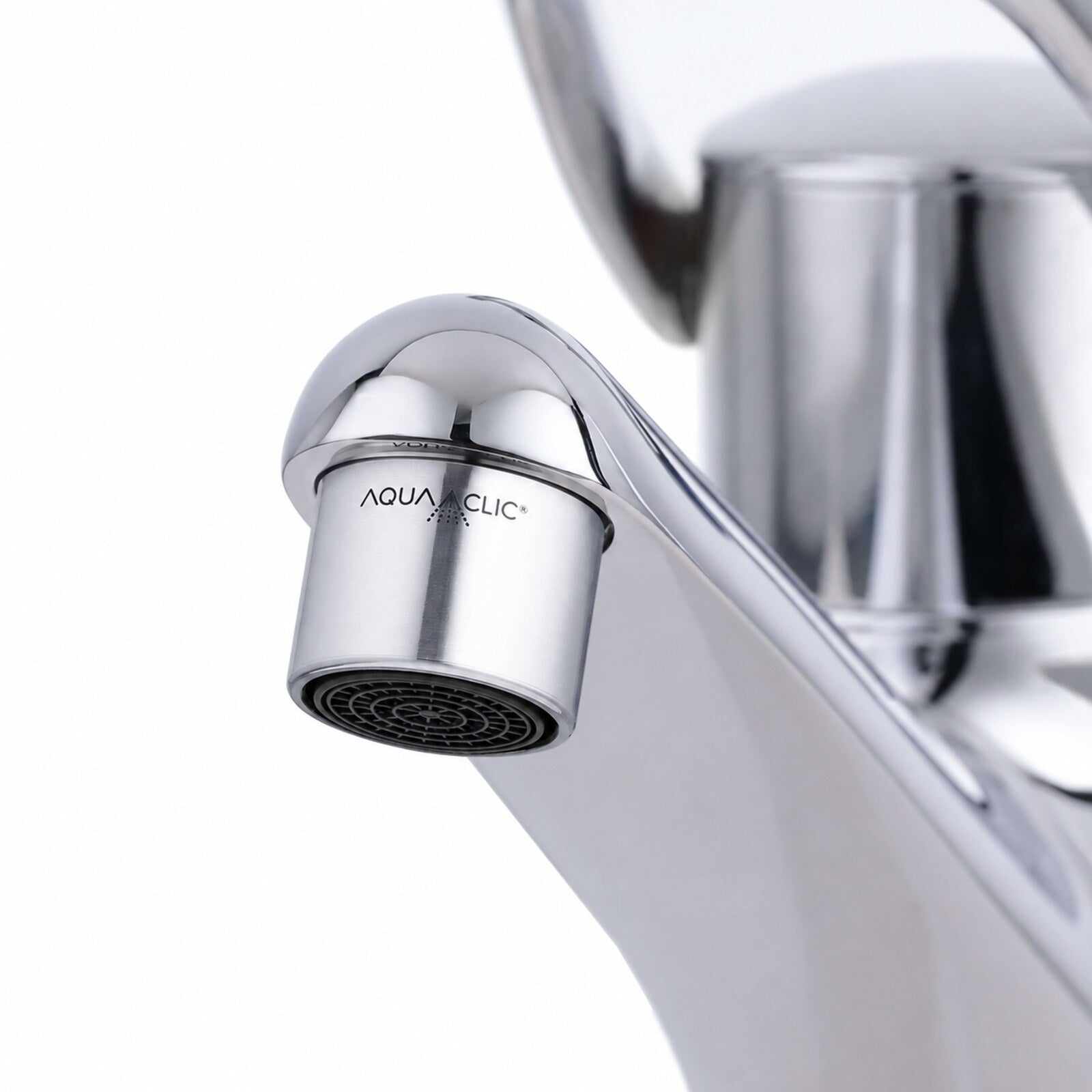 AquaClic Inox Petit aus Edelstahl am Wasserhahn