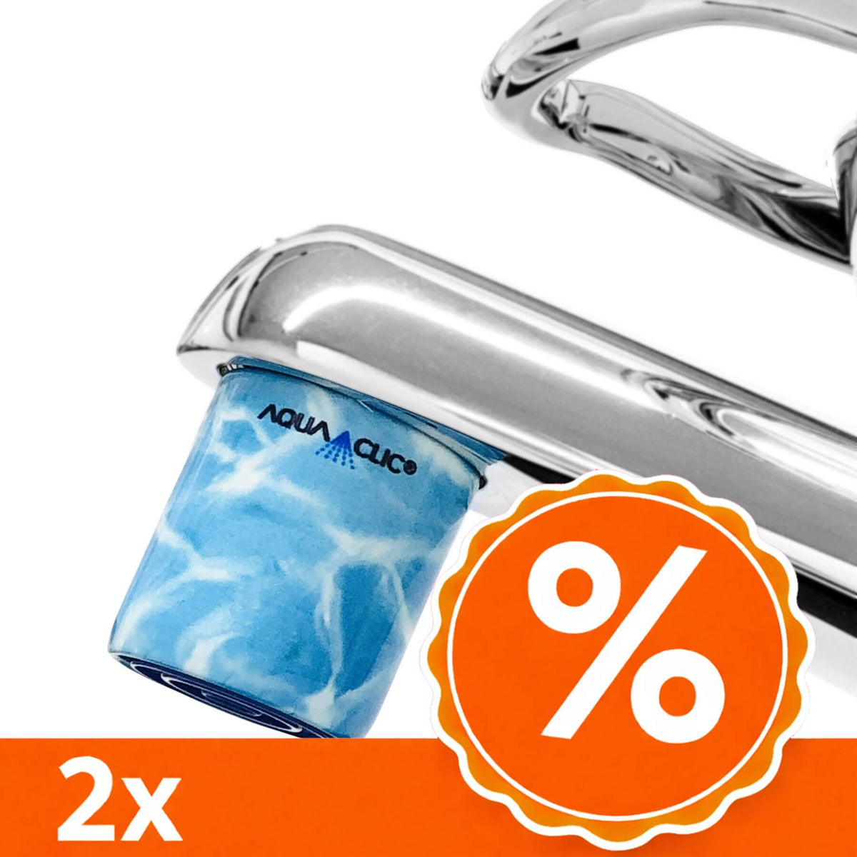AquaClic Strahlregler mit hellblauen Wasserreflexen wie Pooloberfläche