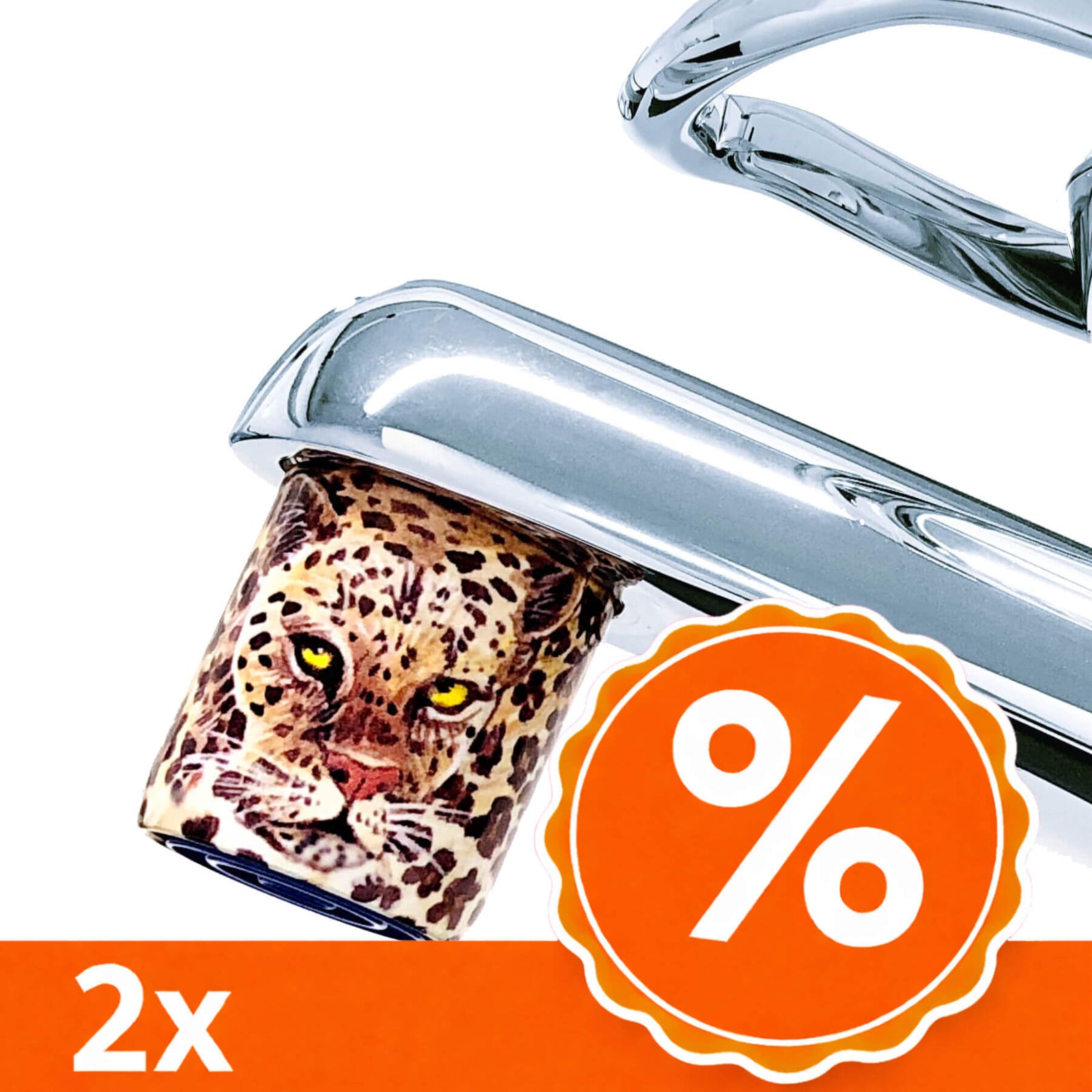 AquaClic Strahlregler mit Leopardmotiv und intensiven Augen am Wasserhahn