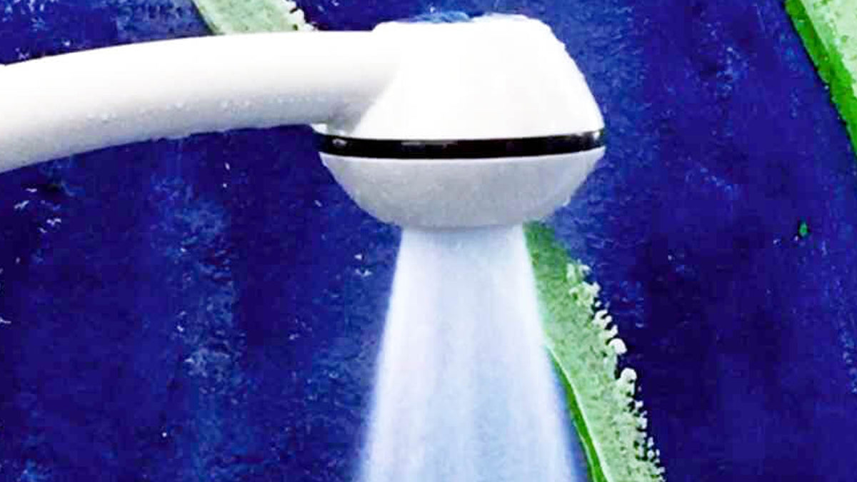 Duschbrause SwissClima metallfrei mit vollem Duschstrahl