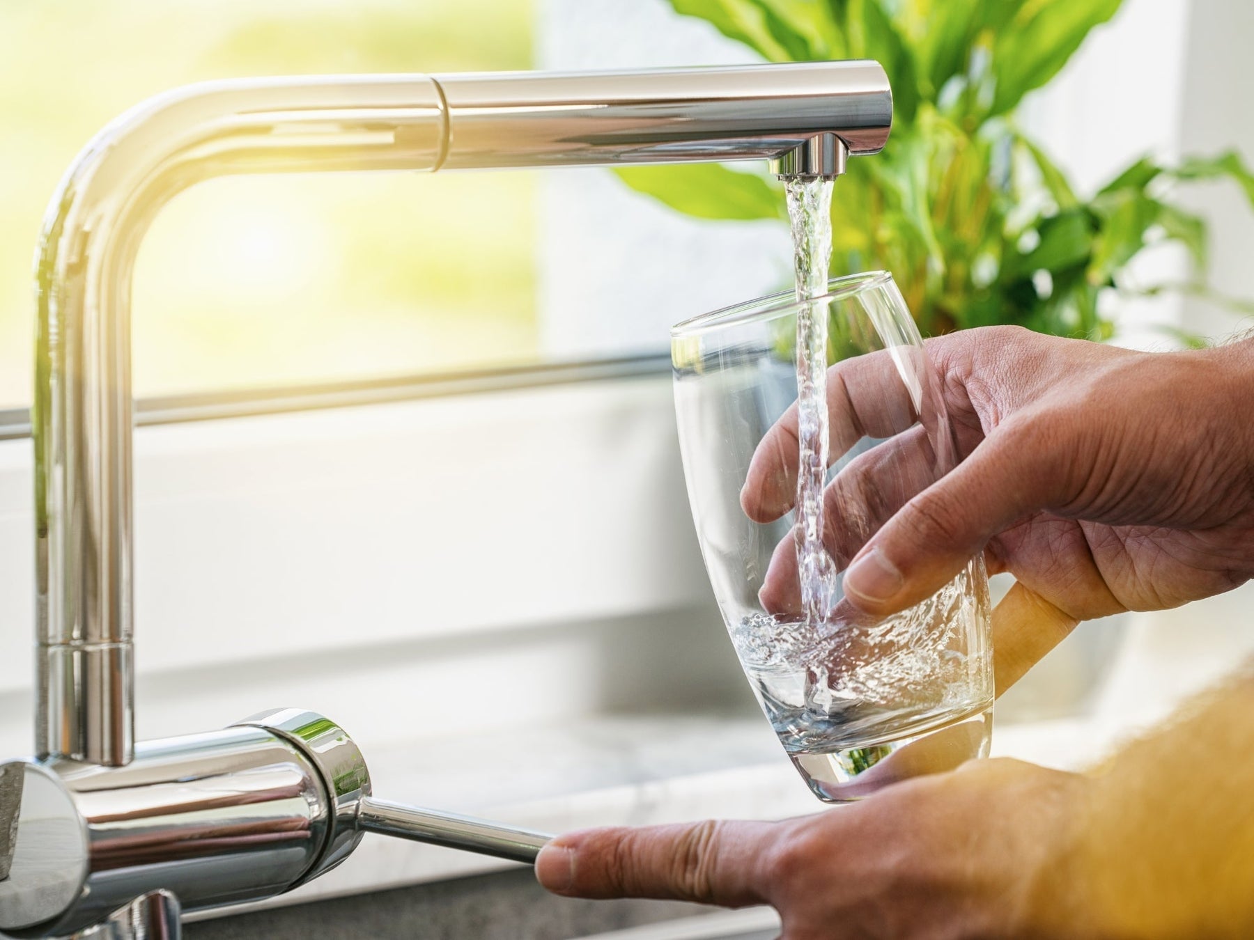 Guide robinet de cuisine avec jet d’eau économique