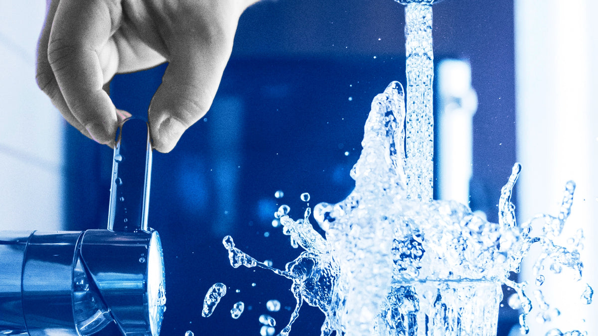 Wasserstrahl aus einem AquaClic-Strahlregler ohne Spritzen