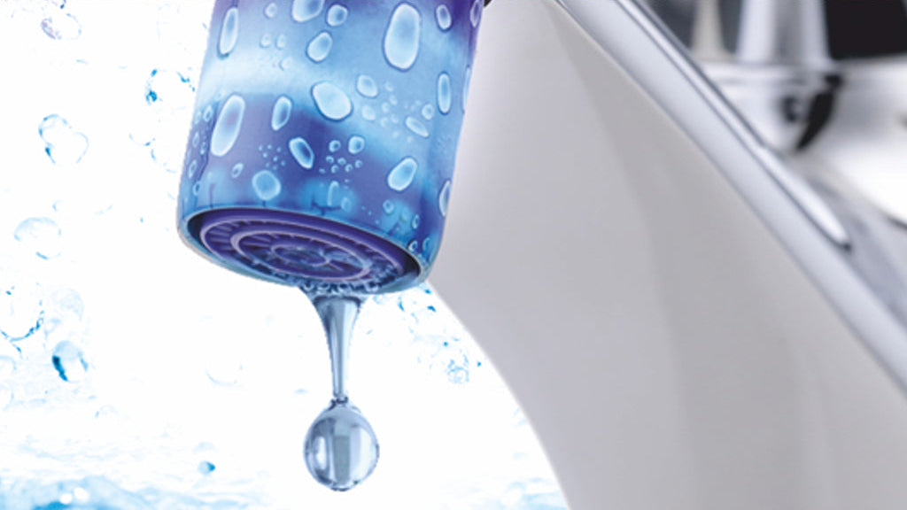 Tropfender Wasserhahn mit AquaClic-Strahlregler