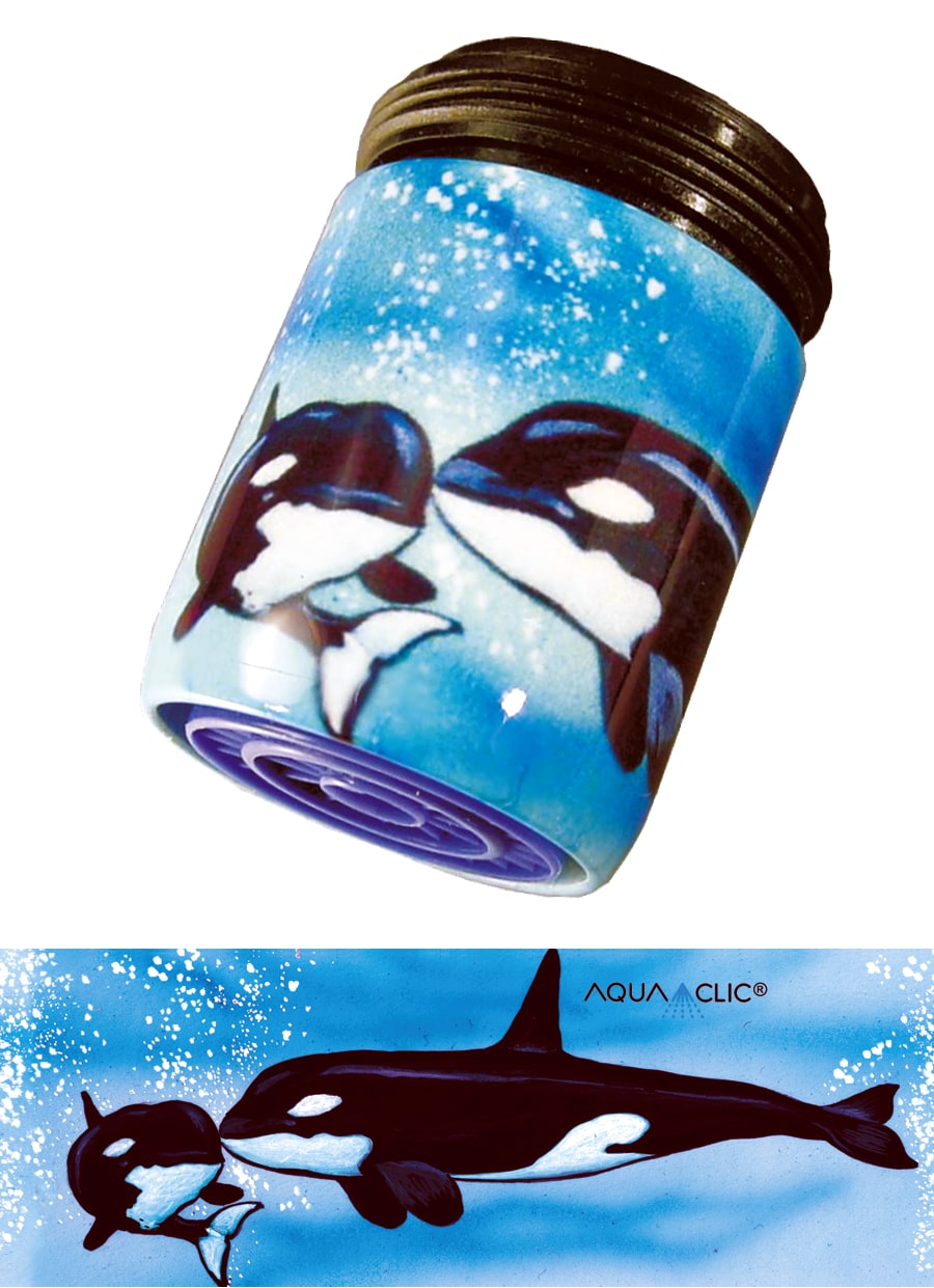 AquaClic-Strahlformer am Wasserhahn mit  Baby Orca-Design: Reduzieren Sie den Wasserverbrauch und die CO2-Emissionen.