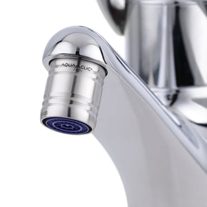AquaClic Inox Conserve Strahlregler aus Edelstahl ohne Muster, montiert am Wasserhahn