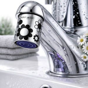 AquaClic Strahlregler Daisy am Wasserhahn montiert