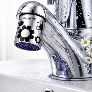 AquaClic Strahlregler aus Edelstahl, Design, Daisy am Wasserhahn montiert