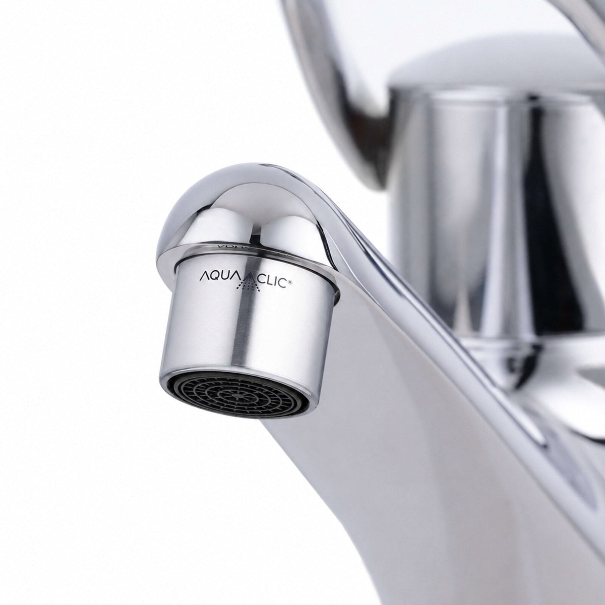 AquaClic Inox Petit aus Edelstahl am Wasserhahn